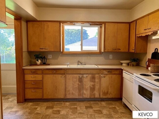 Photo - Roomy Three Bedroom Home with Yard!