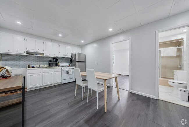 Building Photo - 112 34th St Unit 2 Rental