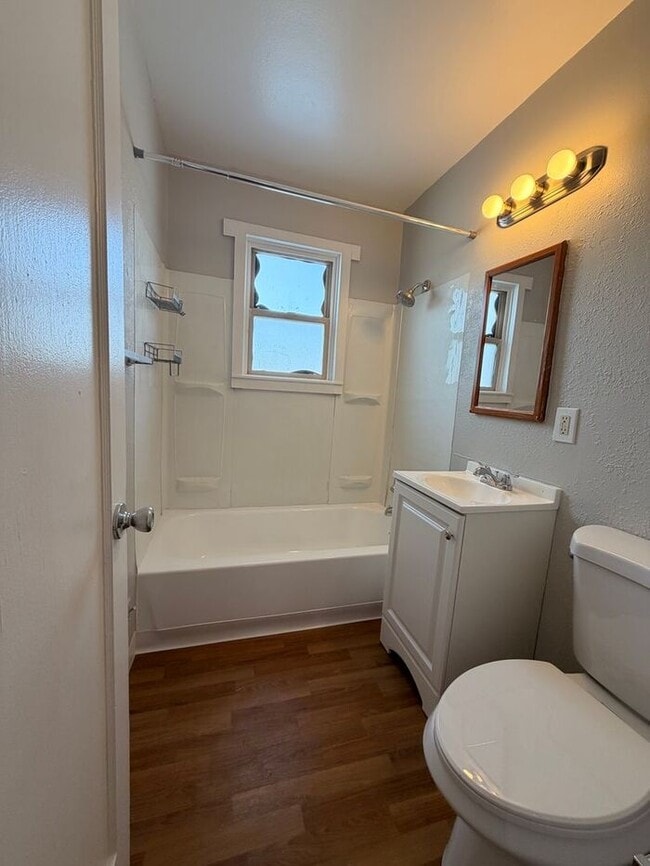 Photo - 2 Bed Apartment right next to Patty Jewett Golf Course