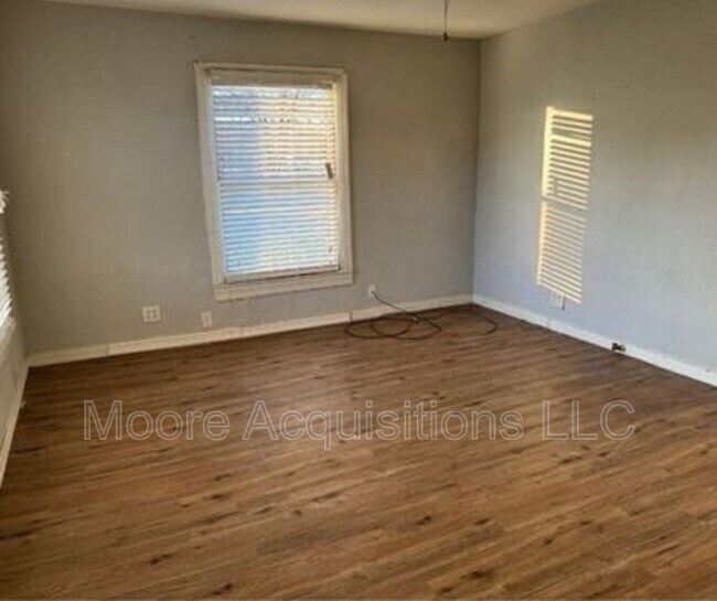 Photo - 830 S Lyon St