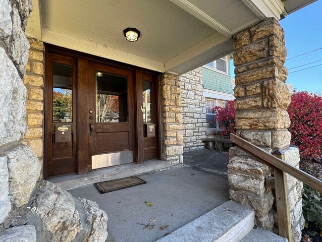 Photo - 811 E 39th St Unit 2