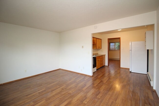 Building Photo - 7312-7334 N Lancaster Ave Rental