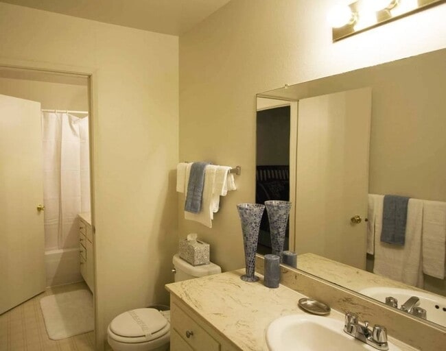 Photo - 7007 Inglewood Ave