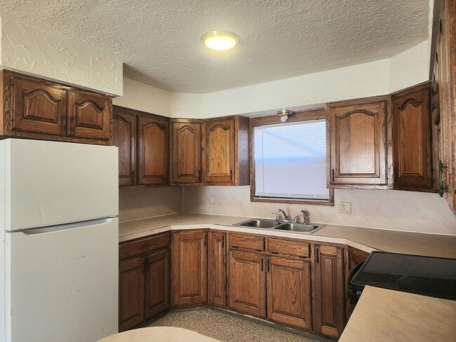 Photo - 417 1/2 S Avenue A