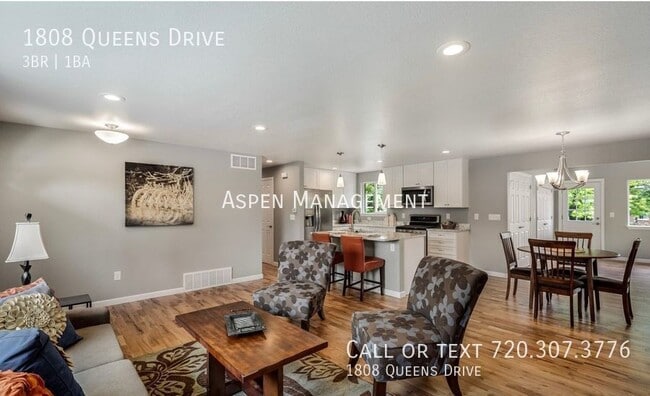Photo - 1808 Queens Dr