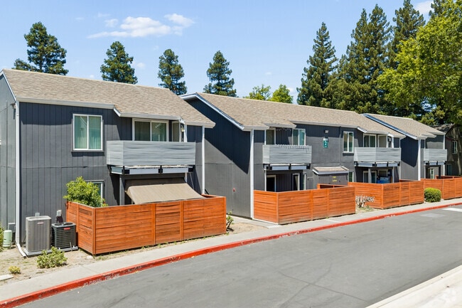 Alternate Building Photo - Greenhaven Oaks Apartments