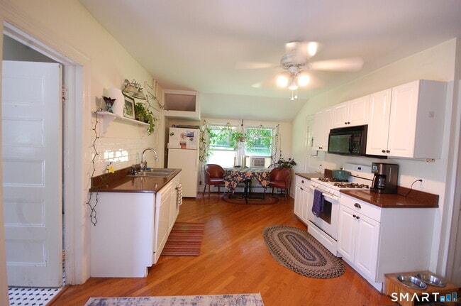 Photo - 33 Barry Ave