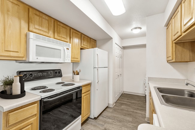 Woodland Lakes Apartments