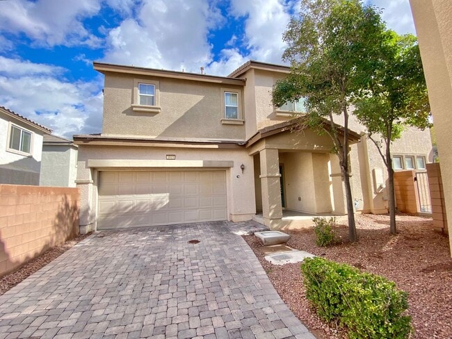 Building Photo - CHARMING 2-STORY 4 BEDROOM HOME WITH 2.5 BATHS & 2-CAR GARAGE