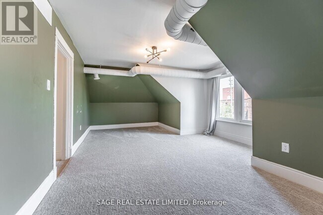 Photo - 459 Aberdeen Ave