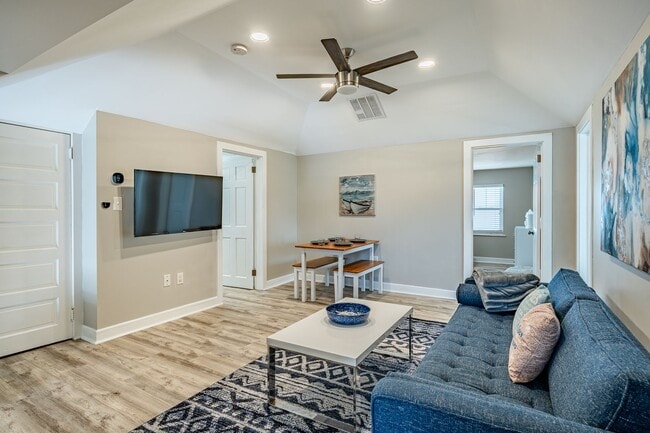 Photo - 5708 Park Blvd Unidad 2