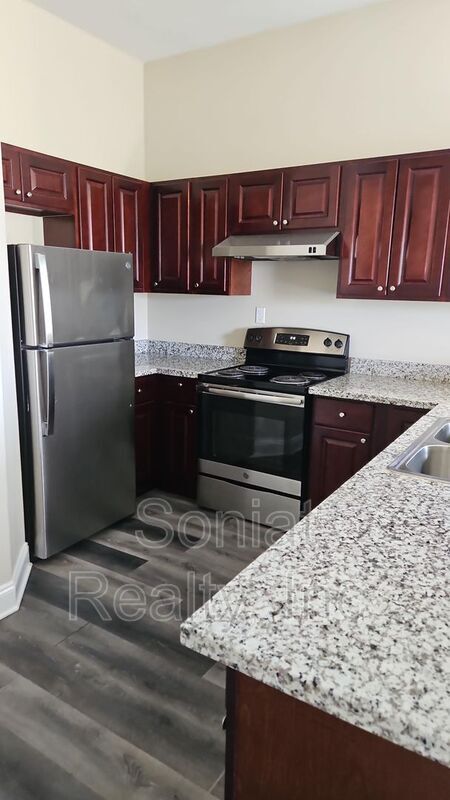 Photo - 2513 Mazant St