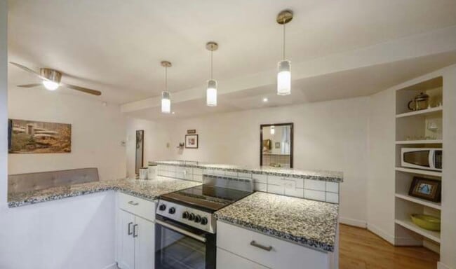 Photo - 1013 Otis Pl NW Unidad B (Basement)