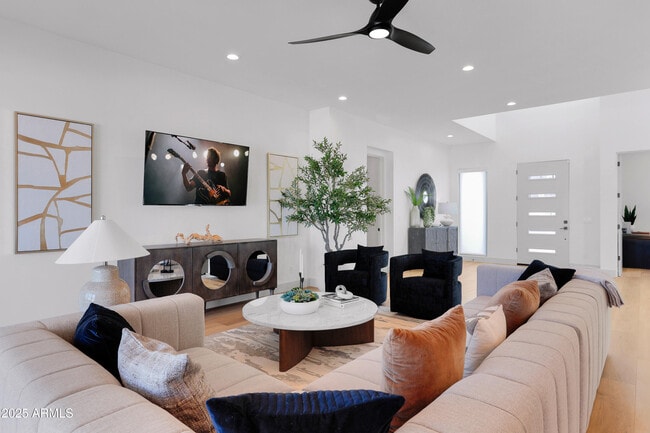 Photo - 4707 N 73rd St