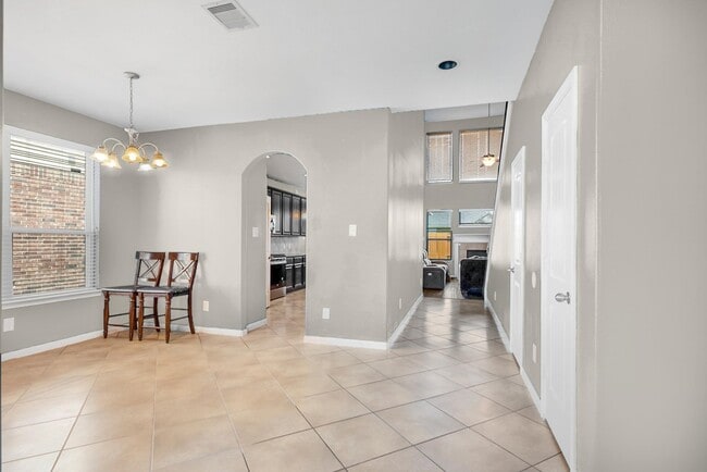 Photo - 1302 S Maple Dr