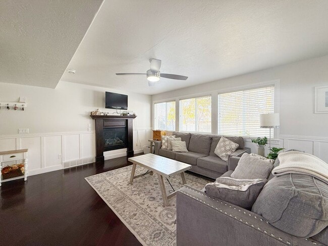 Photo - Beautiful 5-Bedroom Home in Saratoga Springs, UT