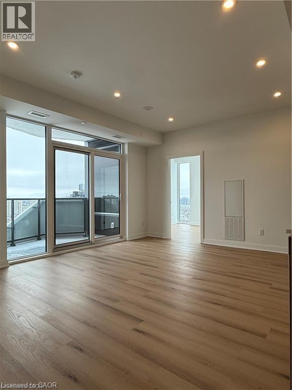 Photo - 25 Wellington St S Unit 1812