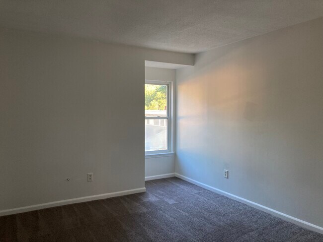 Building Photo - 2022 Oak Park Ln Unit TOWNHOUSE CONDO