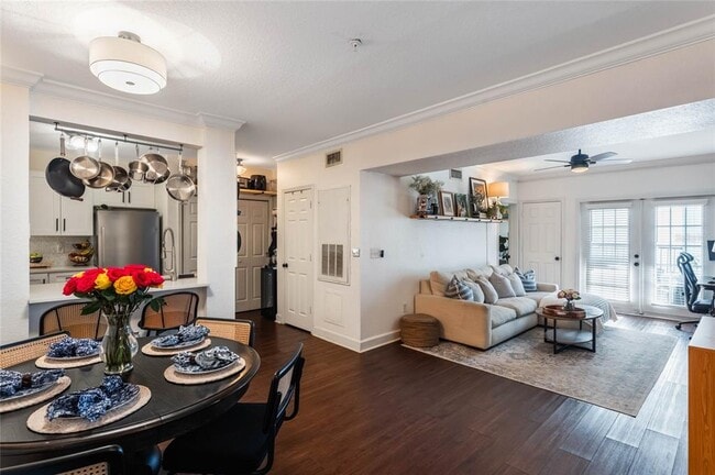 Photo - 206 E South St Unit 6031