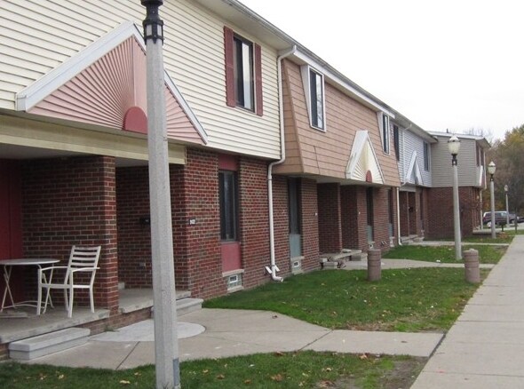 Photo - LaRoy Froh Townhouses