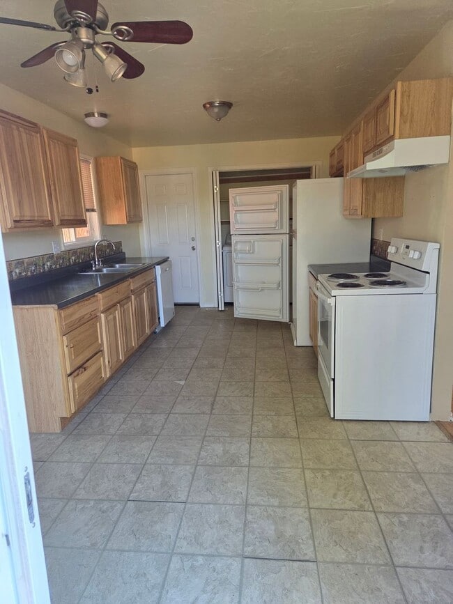 Photo - Very nice duplex 2 bedroom 1 bathroom