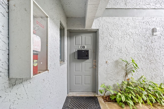 Photo - 588 Fairways Ln