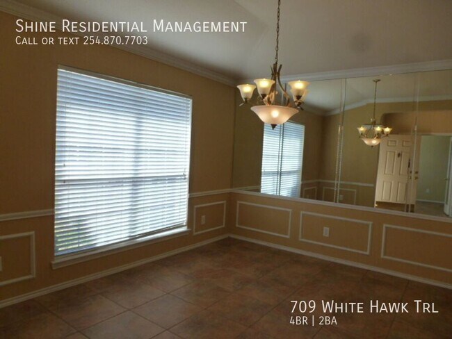 Photo - 709 White Hawk Trl