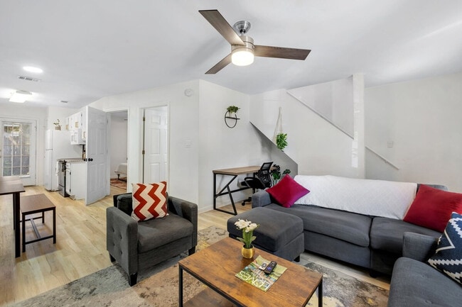 Photo - 1308 W Brevard St Unidad ID1319915P