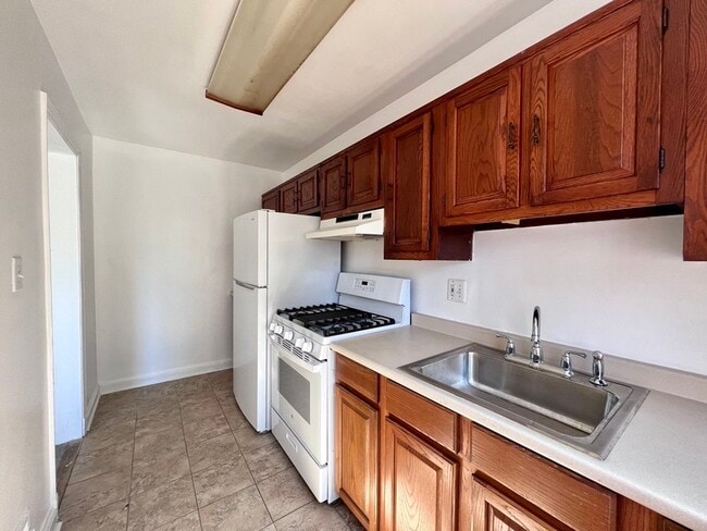 Photo - 3327 Dubois Pl SE