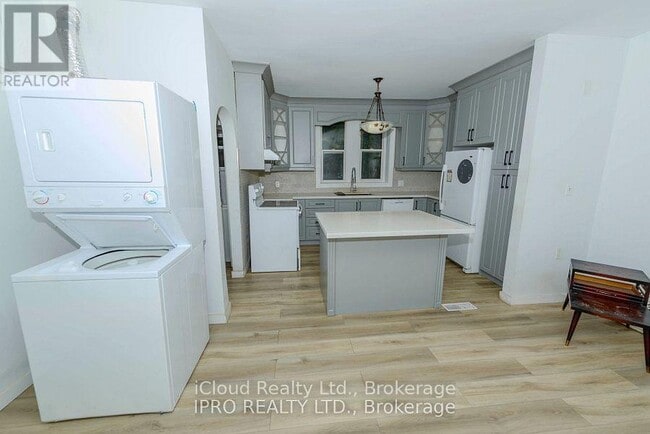 Photo - 81 Florence Ave