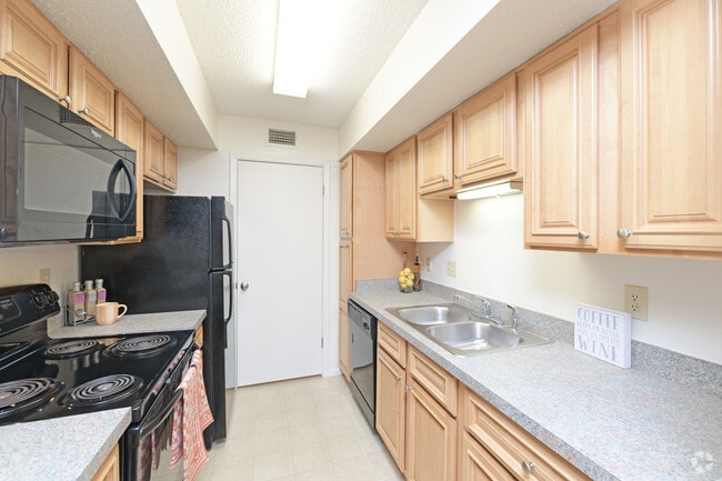2 BR, 2 BA - Briarwood Meadows