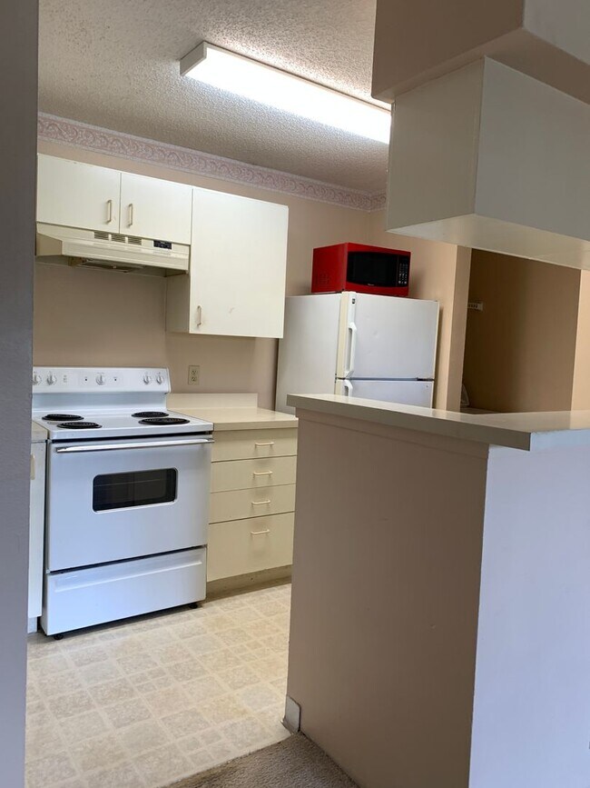 Photo - 1/1 3rd Floor with private balcony in gated community across from Altamonte Mall Unit 306