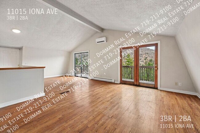 Photo - 11015 Iona Ave