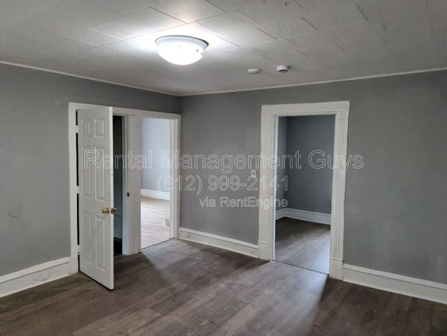 Photo - 2620 Emerson Ave N Unidad 2