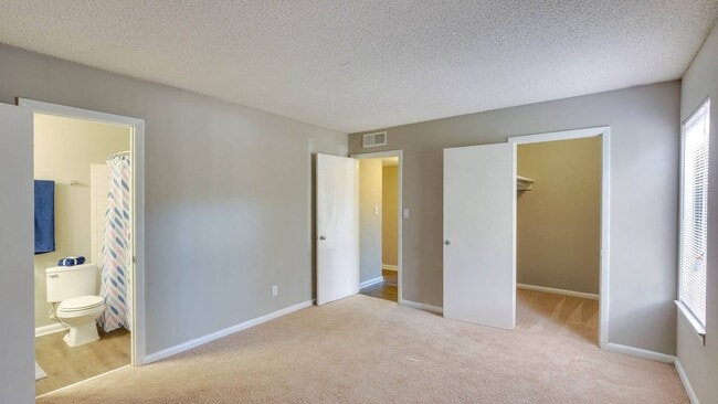 Photo - River Crossing Apartments