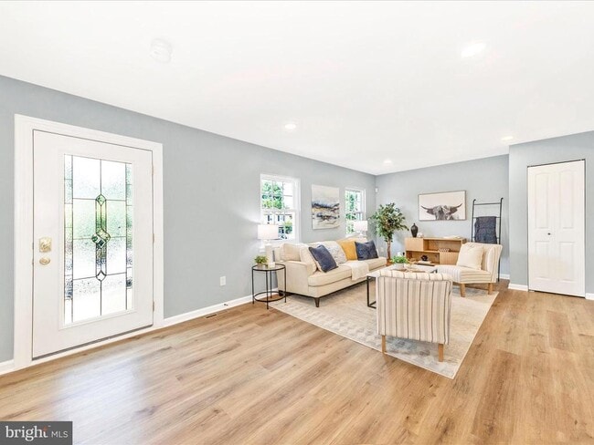 Photo - 1305 Peachtree Ct