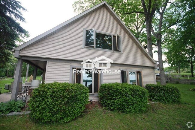 Building Photo - 2310 N Lake Dr Rental