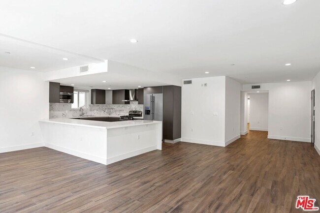 Photo - 11811 Dorothy St Unit 103