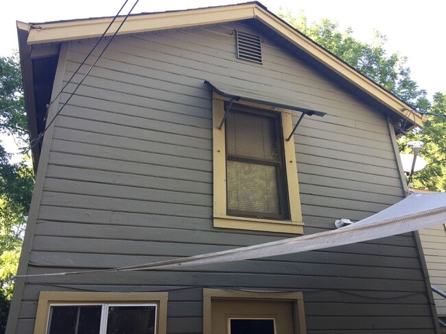 Photo - 484 1/2 E. 3RD AVENUE Unidad 484 1/2 E. 3RD AVENUE