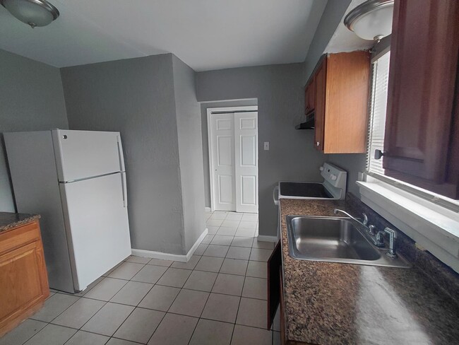 Photo - 1218 Maple Ave