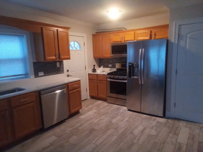 Photo - 2521 Maple St