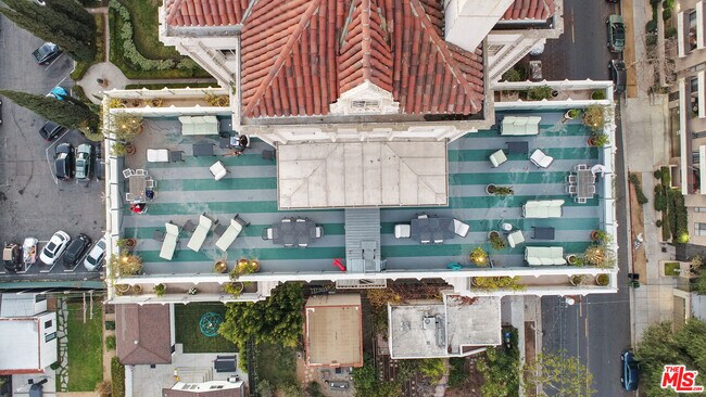 Photo - 450 N Rossmore Ave