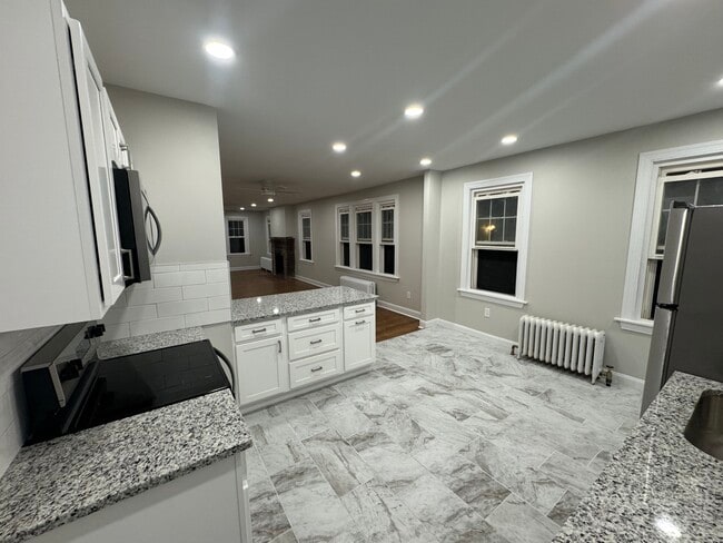Photo - 29 Bretton Rd Unit 2nd Floor