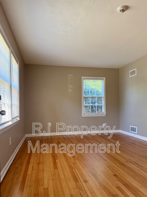 Photo - 3698 Philsdale Ave