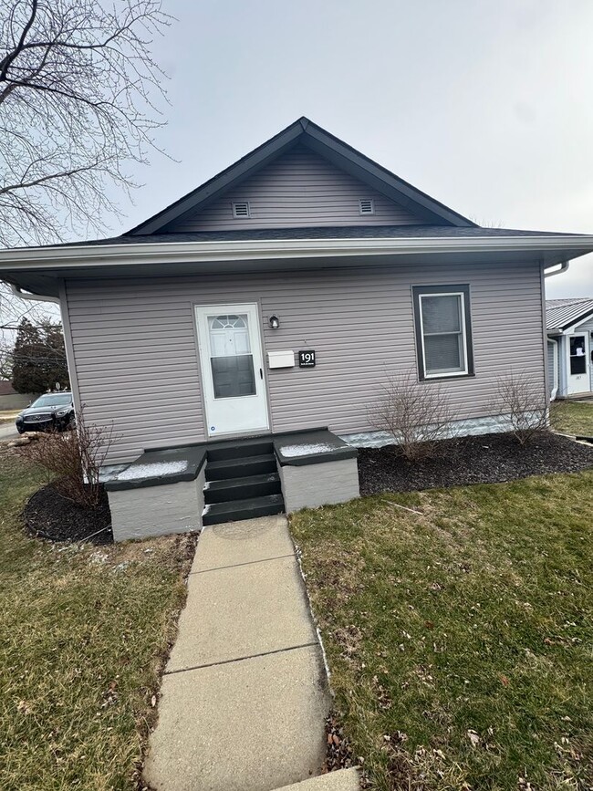 Building Photo - Beech Grove Downtown 3 BR/2BA single family home for rent, large deck and fenced yard with livabl...
