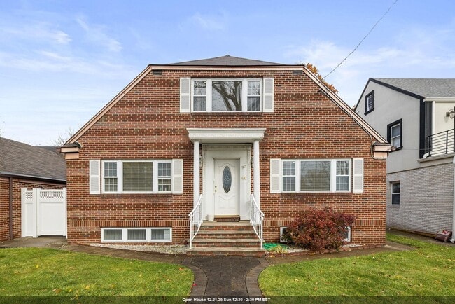 Building Photo - 97 Riverview Ave Unit 2