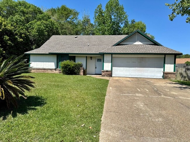 OCEAN SPRINGS SCHOOL DISTRICT - CUTE 3 BED... - OCEAN SPRINGS SCHOOL DISTRICT - CUTE 3 BED... House