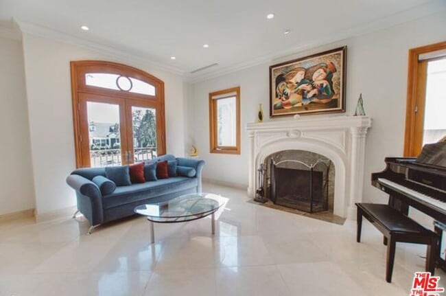 Photo - 9033 Cresta Dr