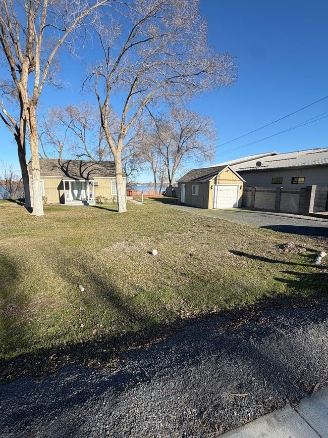 Building Photo - Cozy Lakefront Home w/Private Dock