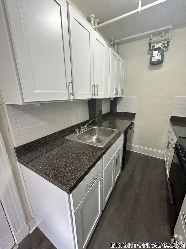 Building Photo - 88 Washington St Rental